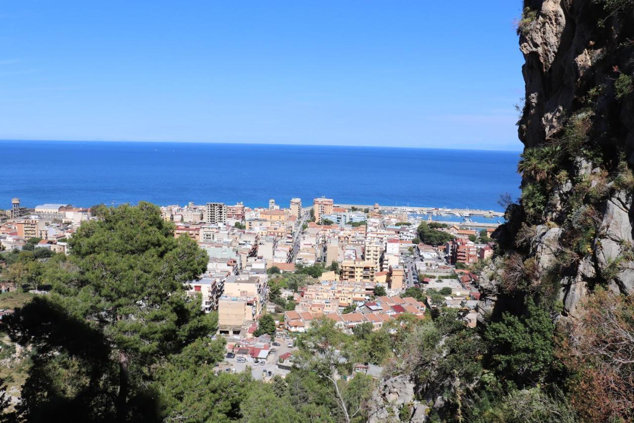 Casa De Paoli - Vista Mare Arenella, Palermo Con Parcheggio Privatoアパートメント エクステリア 写真