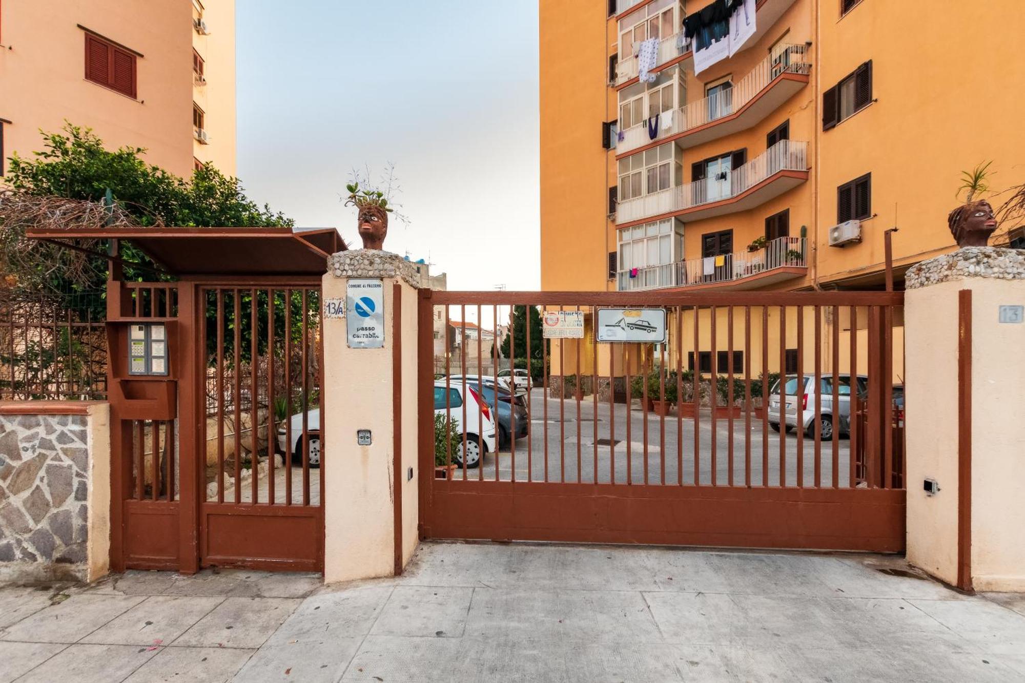 Casa De Paoli - Vista Mare Arenella, Palermo Con Parcheggio Privatoアパートメント エクステリア 写真